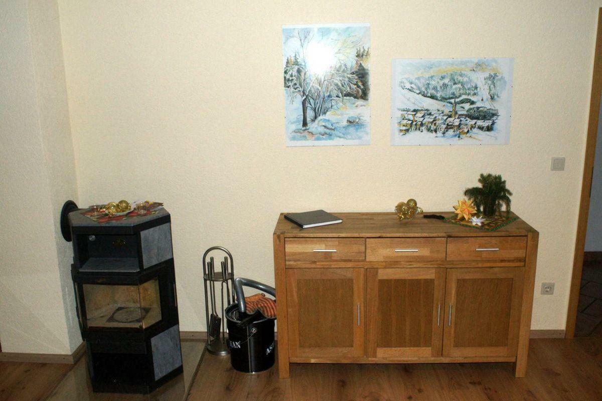 Ferienhaus-Bergtraum-Ferienwohnung-Fanni クロルト・オーバーヴィーゼンタール エクステリア 写真